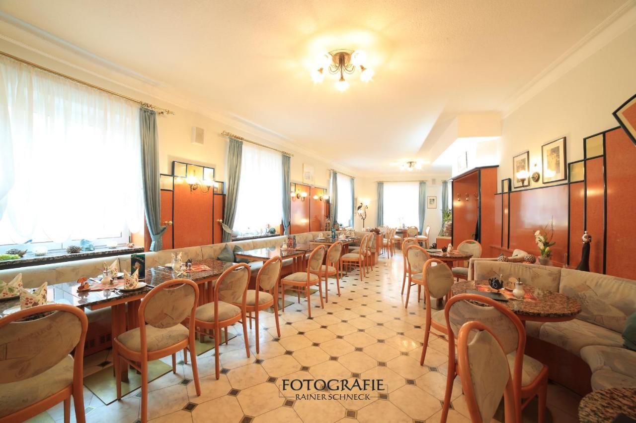 Cafe am Donautor Hotel Kelheim Exterior foto